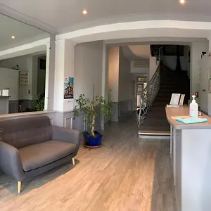 Logis Du Midi 2*, Salon-de-Provence Frankrijk